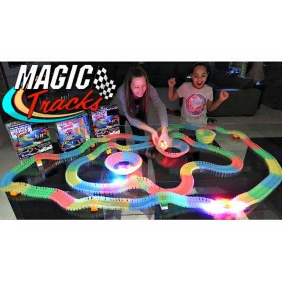 Set pista si masinuta, care straluceste in intuneric - 220 piese - Articole copii - oferit de sellsell.ro